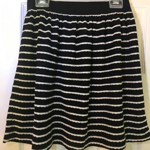 black & white striped skirt - size xs